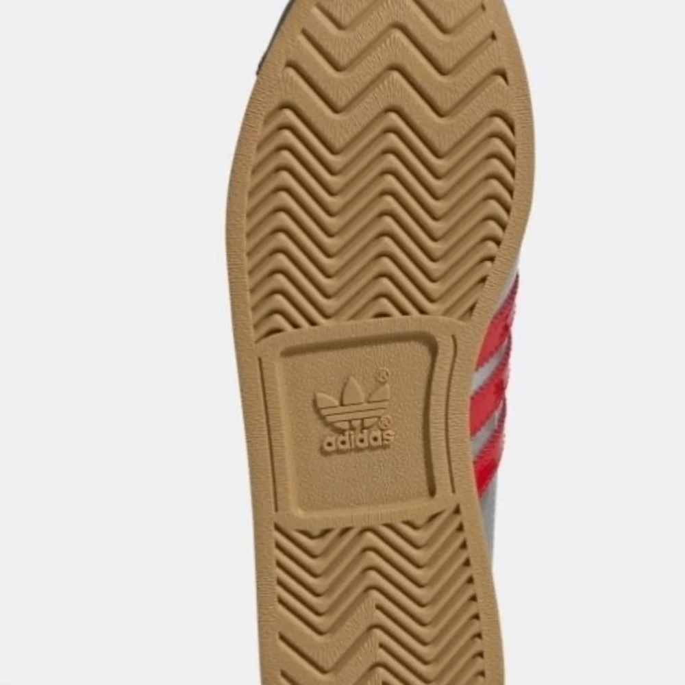 NWT- Adidas Women's Og Country Metallic Silver and Bold Red Sneakers - Picture 5 of 5